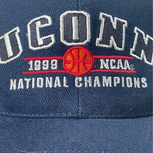 VTG UConn Huskies 1999 NCAA National Champions Strapback Hat Connecticut NWT
